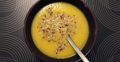 Βελουτέ σούπα γλυκοπατάτας με κινόα