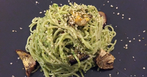 Σπαγγέτι με μελιτζάνες και pesto kale &amp; φρέσκιας ρίγανης - Spaghetti with eggplants​ ​and kale​ and fresh oregano pesto