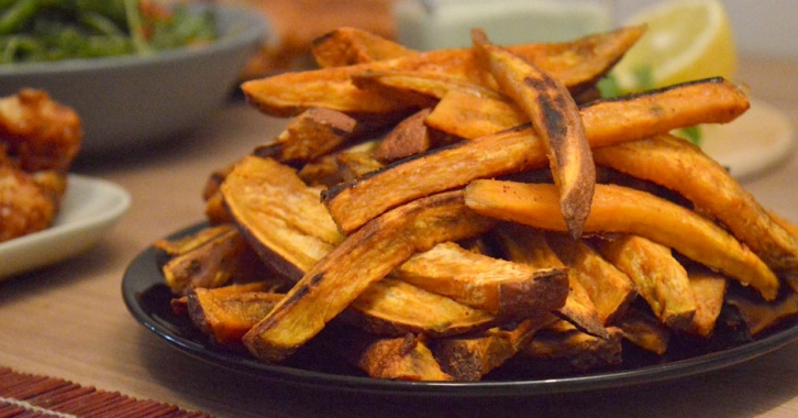 "Τηγανητές" γλυκοπατάτες φούρνου - Sweet potato oven fries